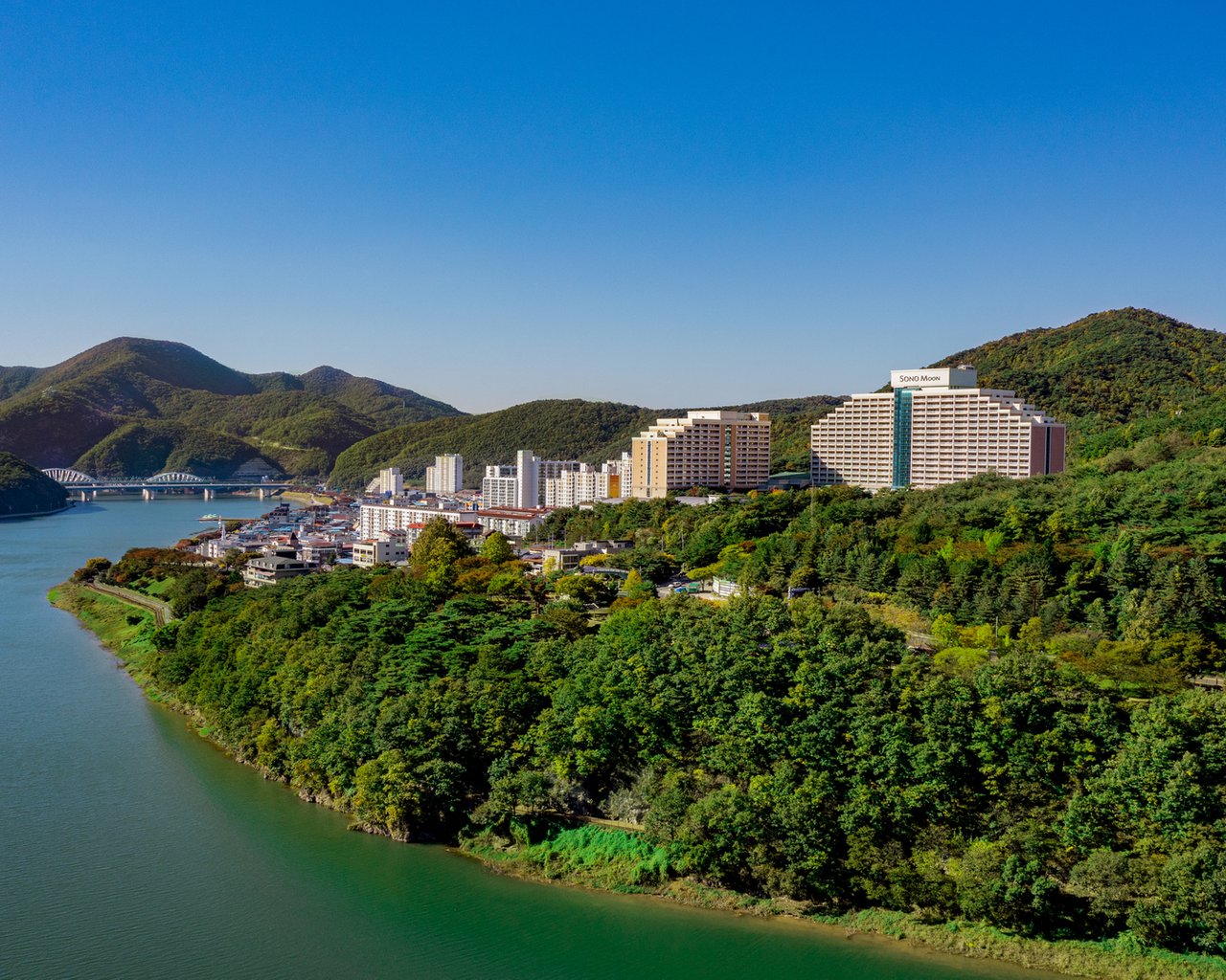 전경 