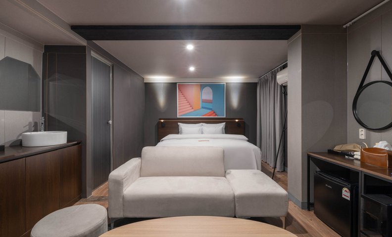 신촌 URBAN HOTEL&PLAY