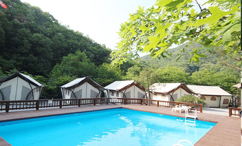 홍천 석산계곡 코코비발디글램핑 카라반 오토캠핑장