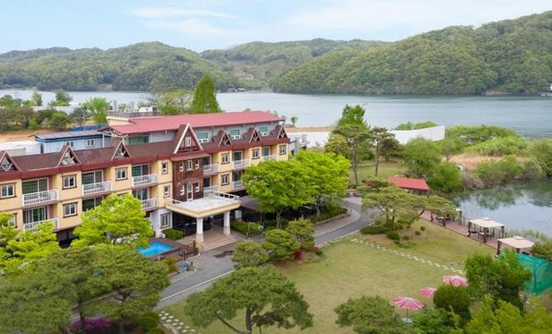 가평 오페라레이크사이드펜션