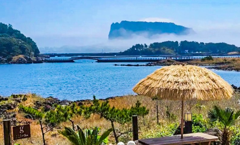 성산일출봉과 우도뷰 전망의 숙소 | 제주 오조숙녀sea 더블룸