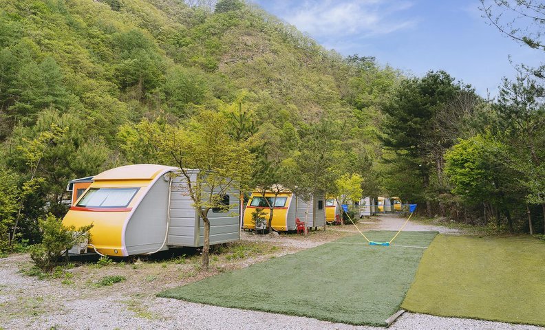 춘천 자유인의 스파 카라반