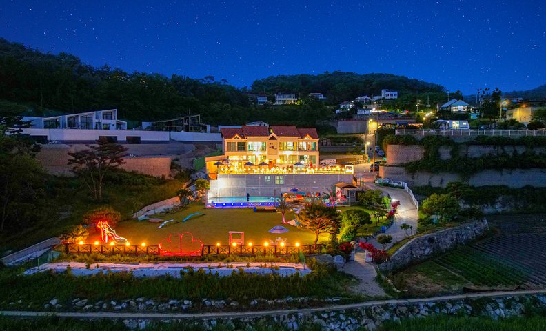 강화도 나폴리 애견 스파 풀빌라 펜션