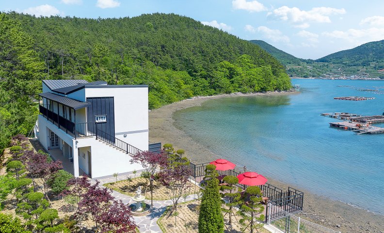 거제 아라숲스파펜션