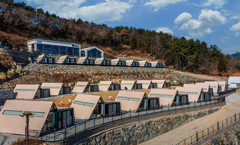 여수 뮬리아인글램핑&풀빌라