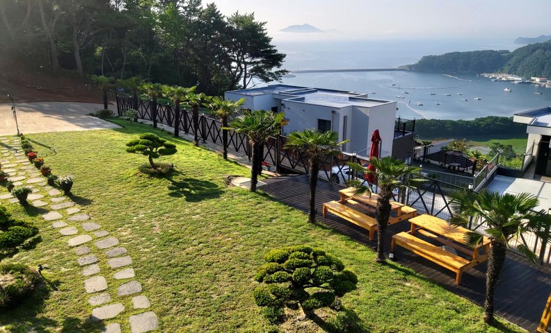 남해 하이네펜션