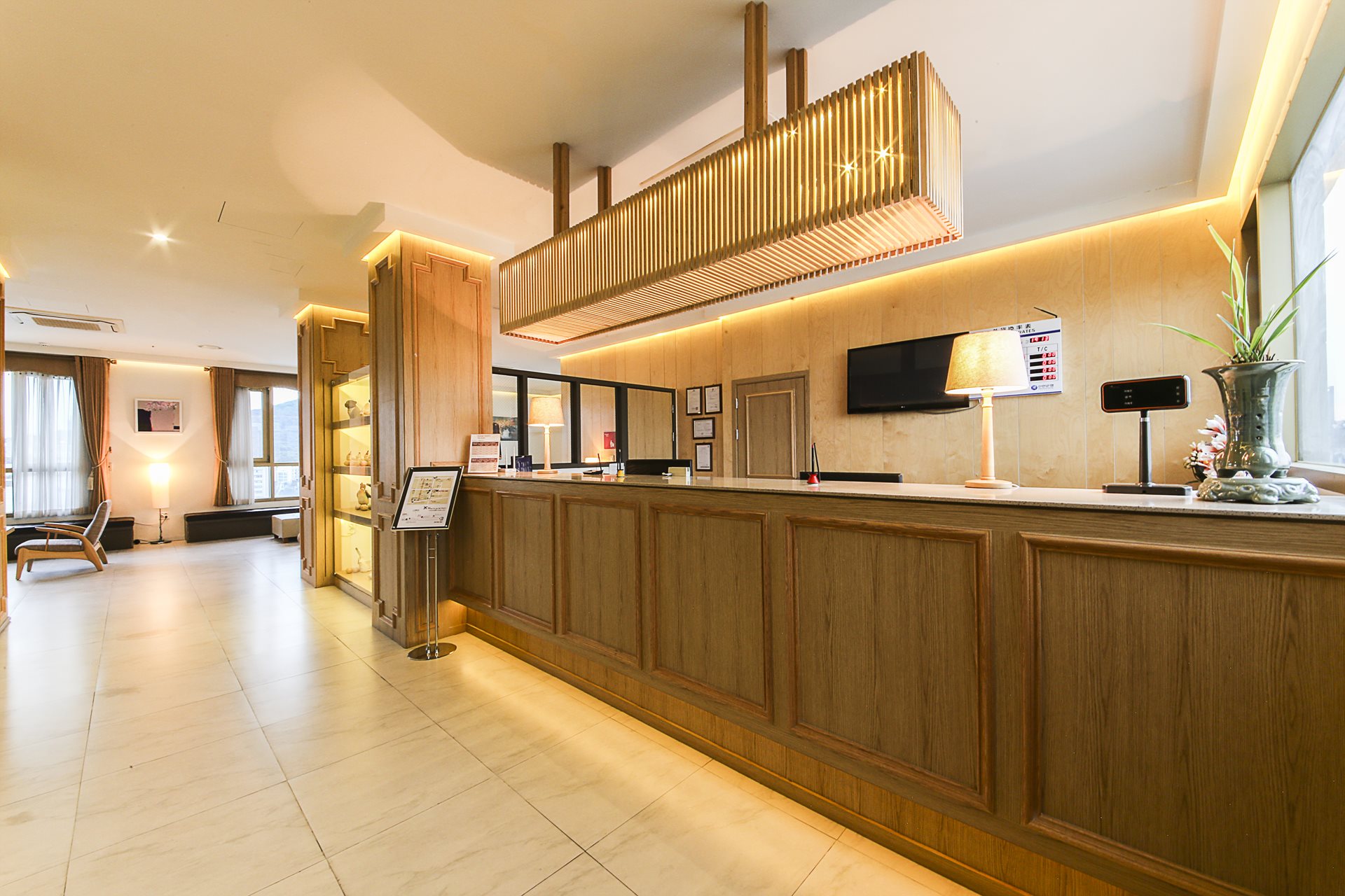 중구 HOTEL BIZ / 