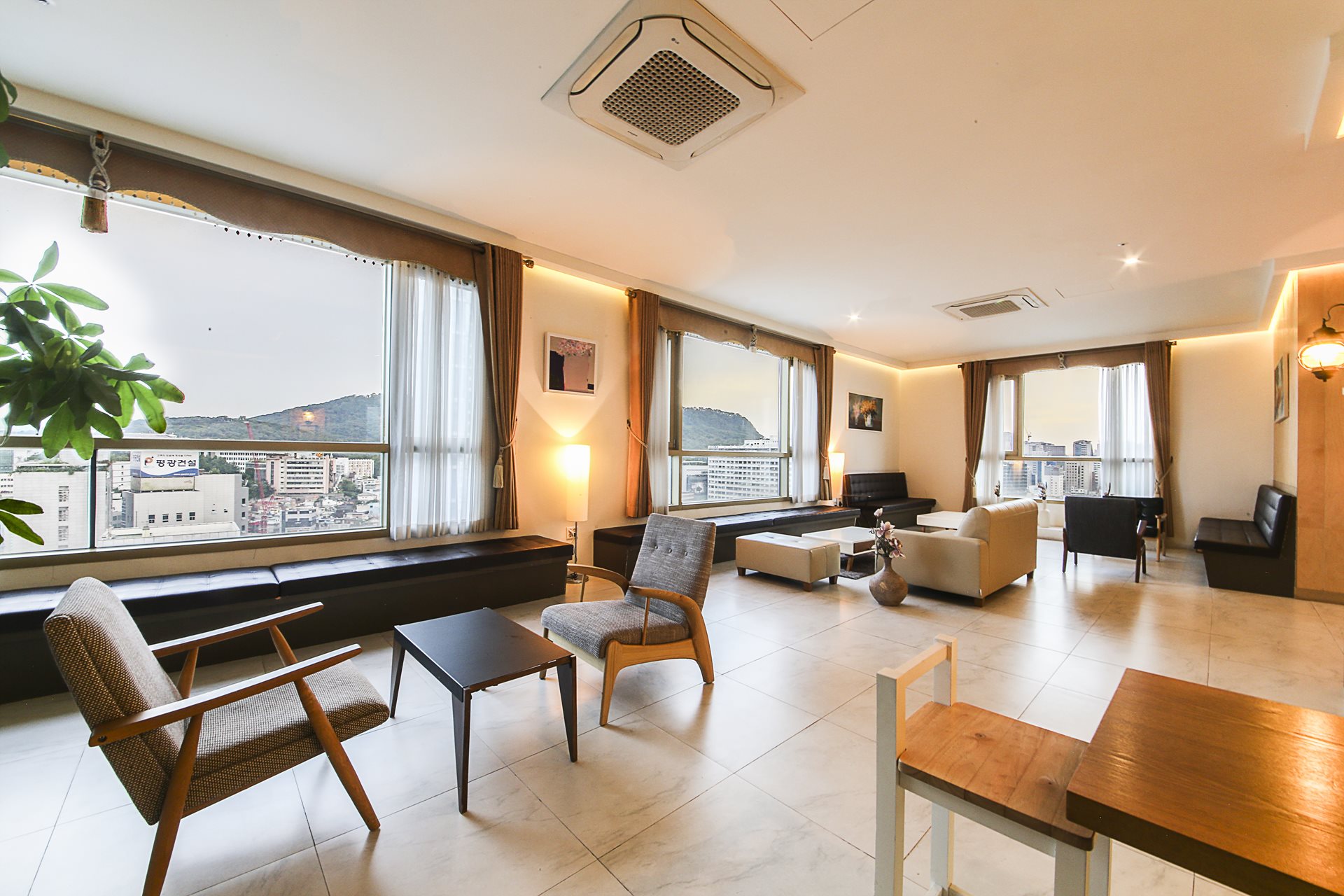 중구 HOTEL BIZ / 