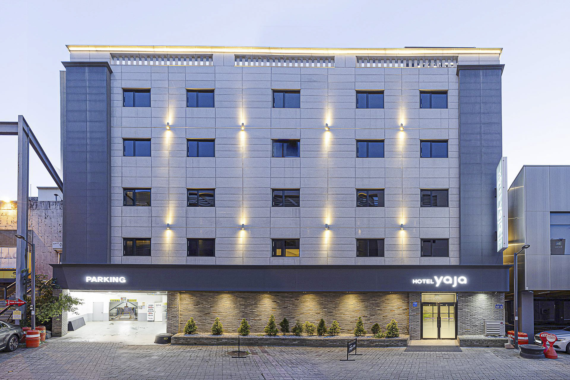 상무지구 HOTEL YAJA-광주상무점 / 