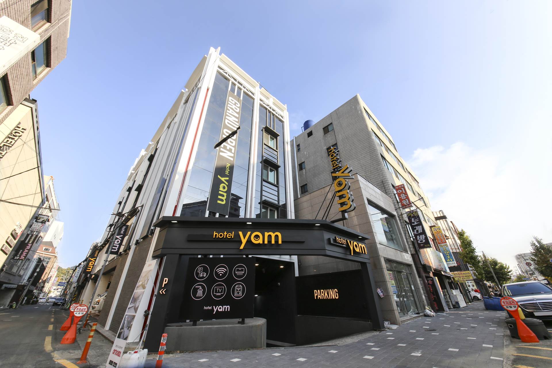 진주 Hotel YAM-진주성점 / 