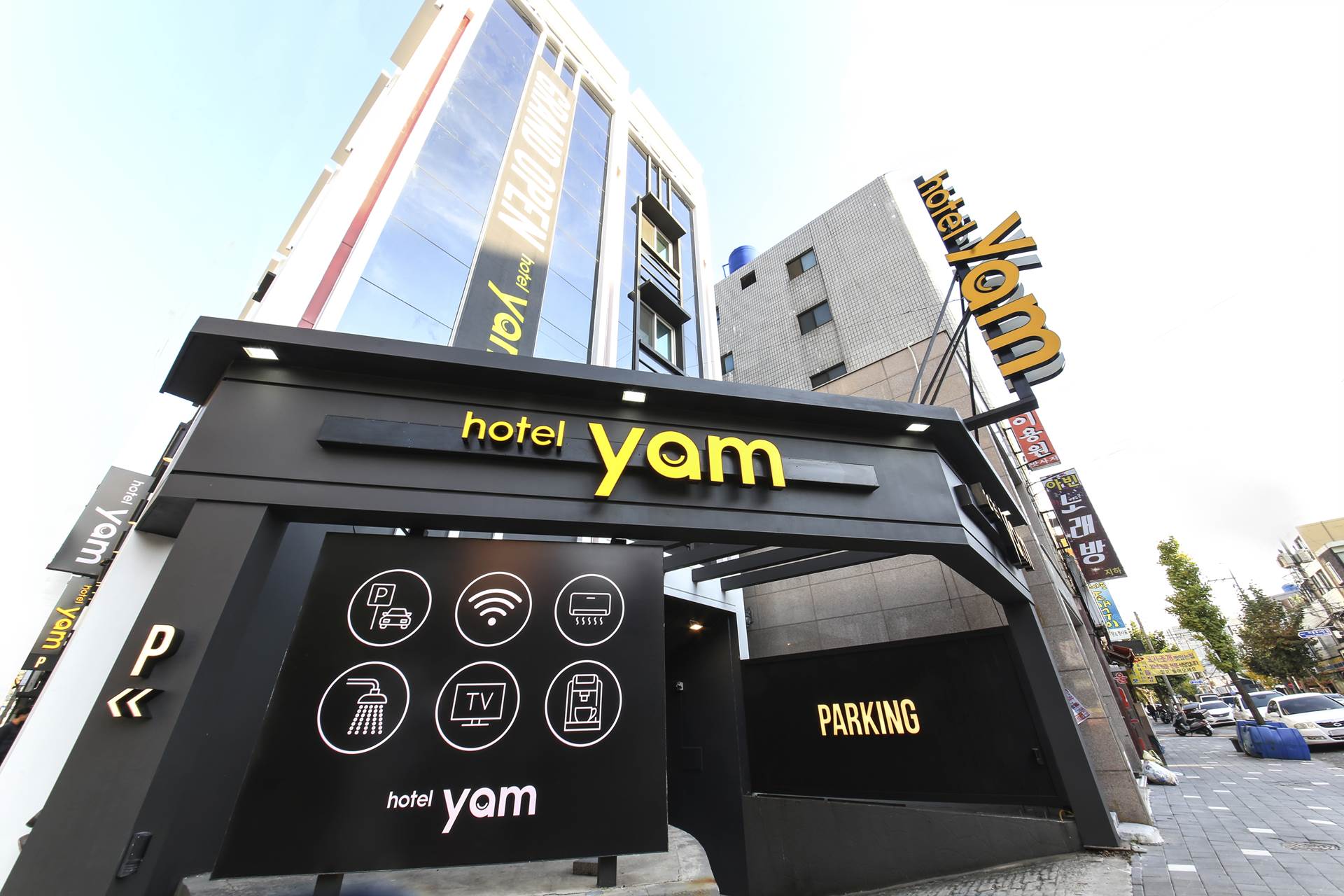 진주 Hotel YAM-진주성점 / 