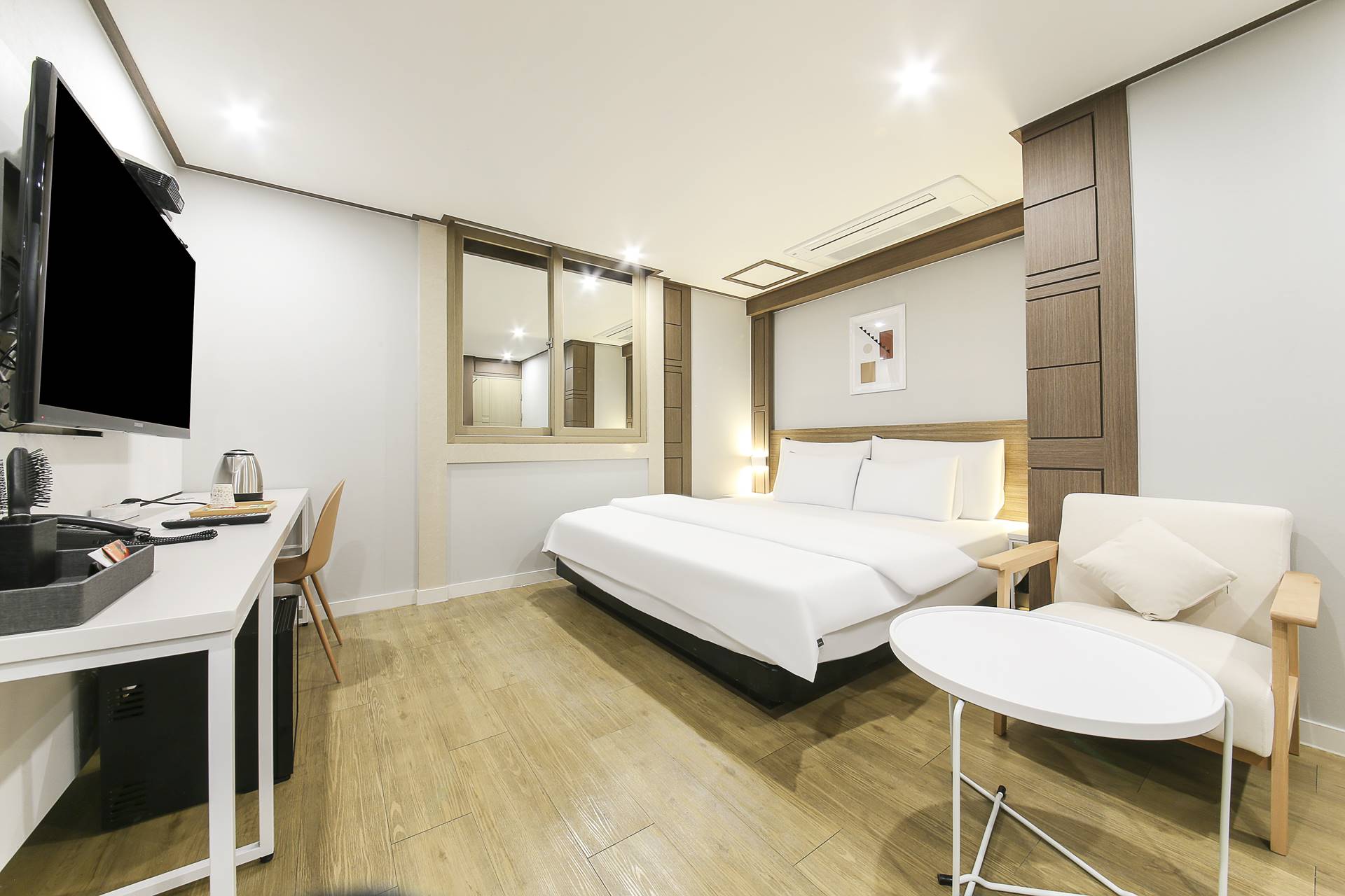 진주 Hotel YAM-진주성점 / 