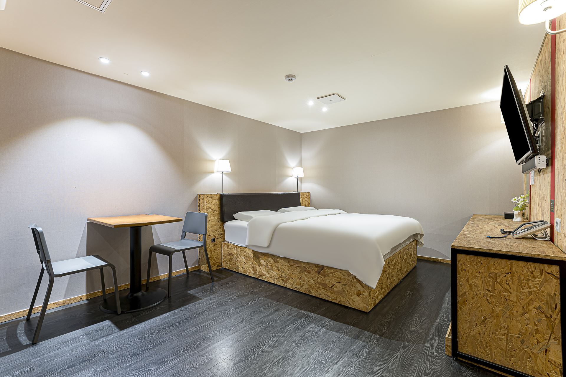 평촌 26HOTEL / 