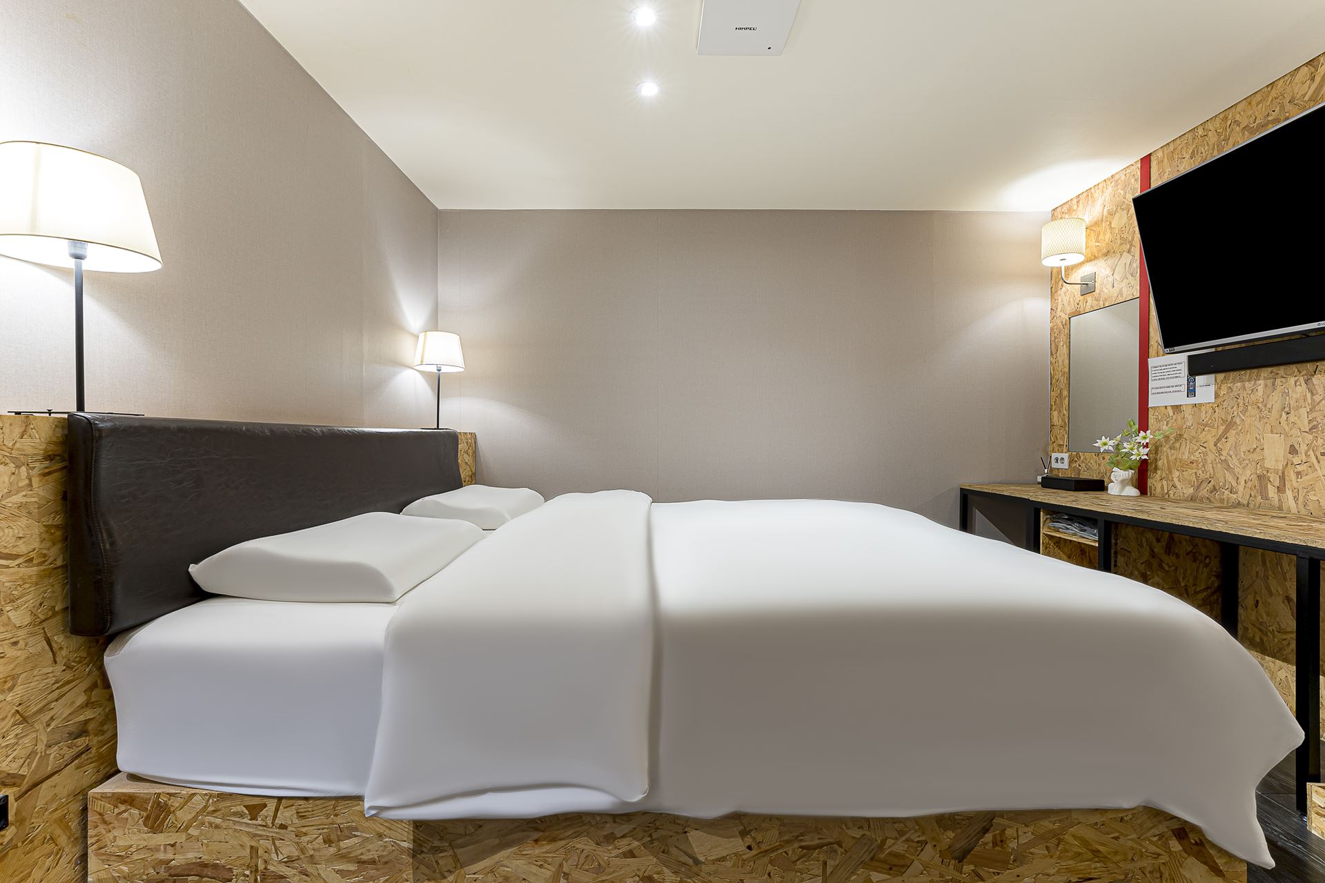 평촌 26HOTEL / 