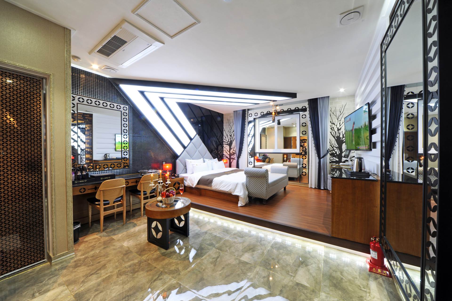 군위 HOTEL 명품 애플 / 
