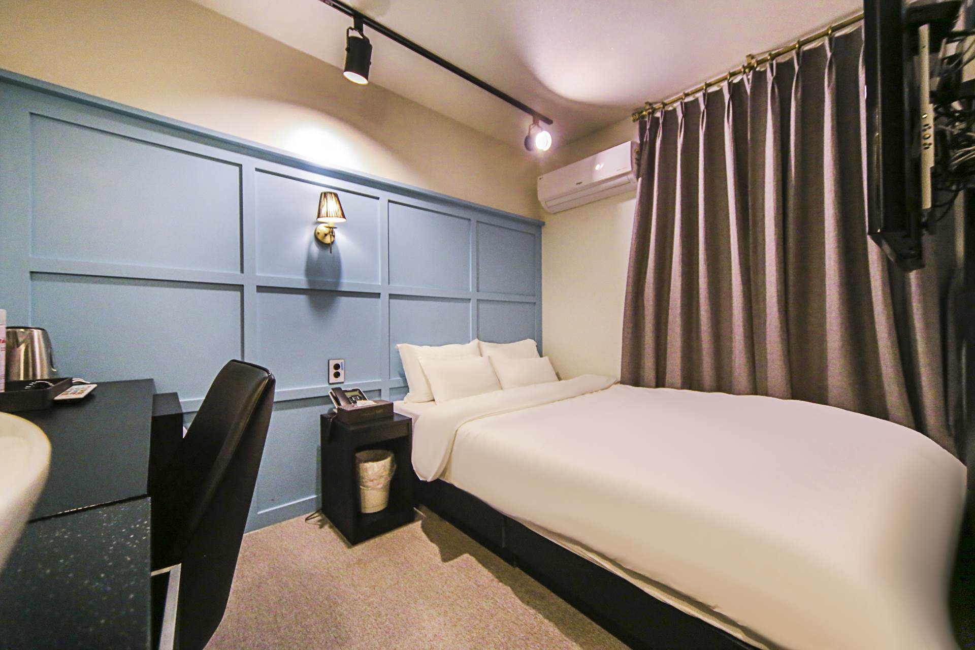 외대 LIFE HOTEL RAHA / 
