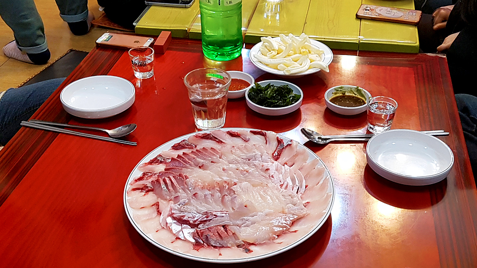 통영 통영대교 게스트하우스 / 