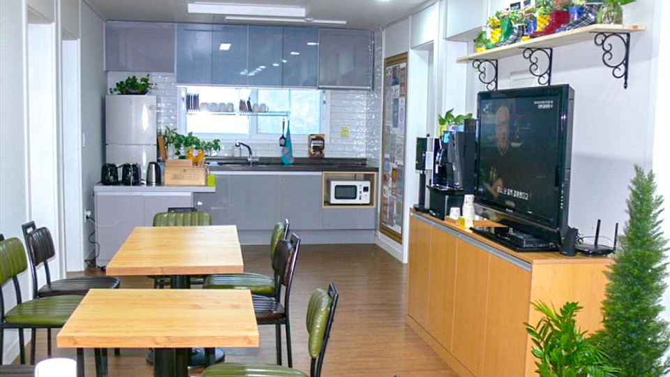 인천 레인부츠 게스트하우스 / 