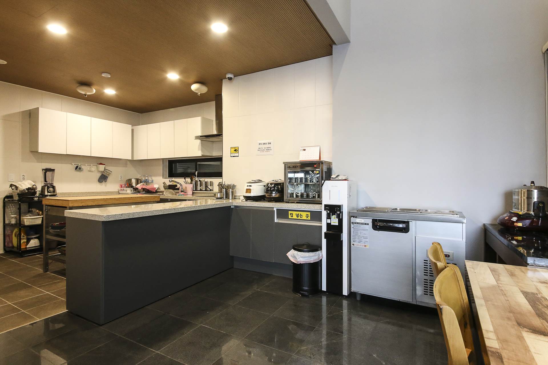 삼척 NS HOSTEL / 