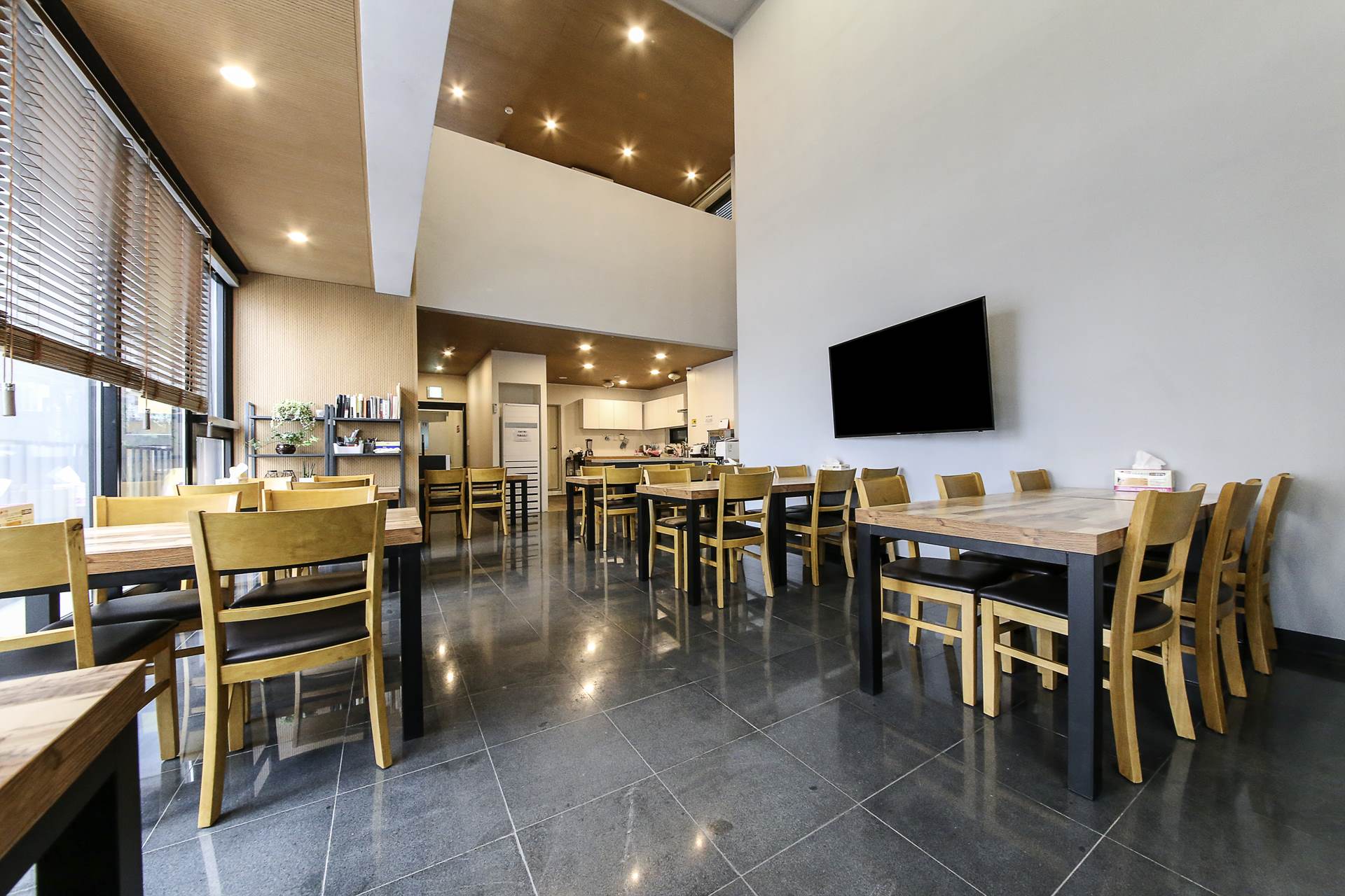 삼척 NS HOSTEL / 