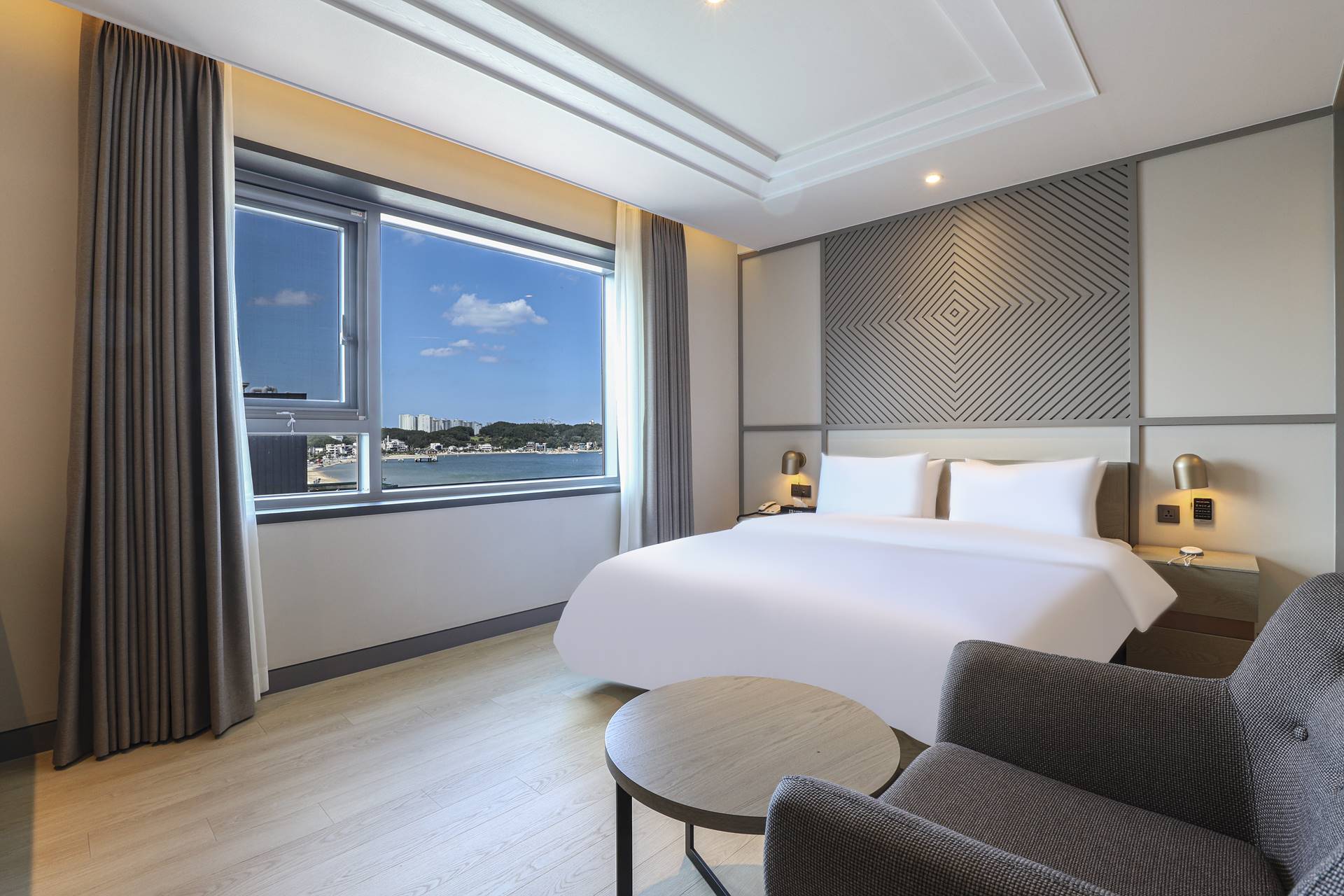 영일대 H-AVENUE HOTEL / 