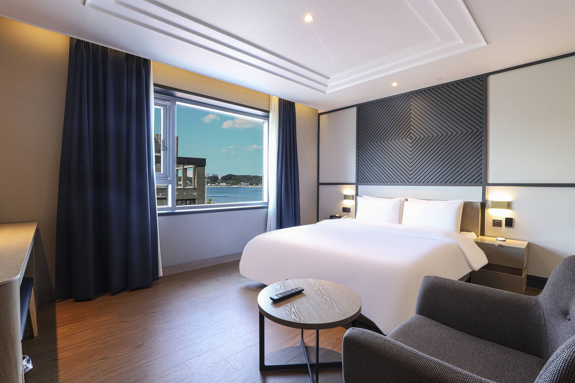 영일대 H-AVENUE HOTEL / 