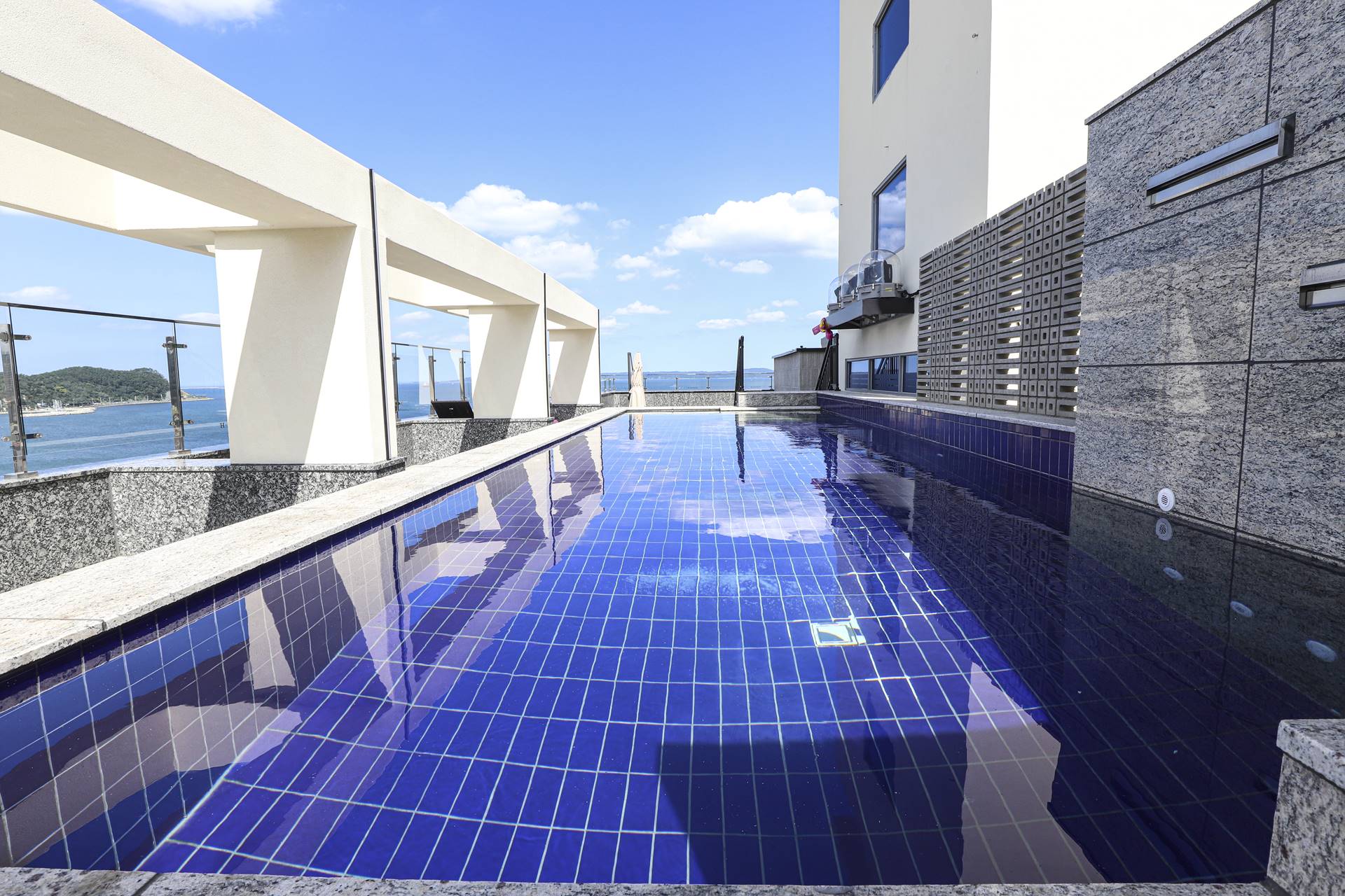 영일대 H-AVENUE HOTEL / 