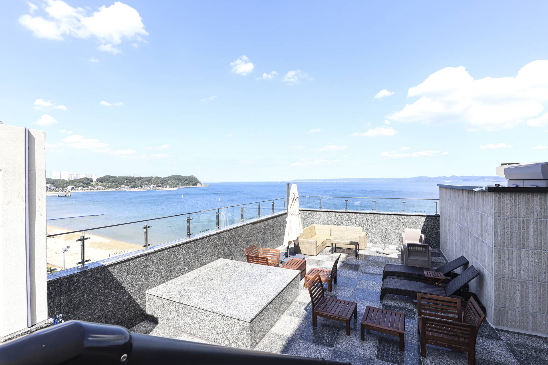 영일대 H-AVENUE HOTEL / 
