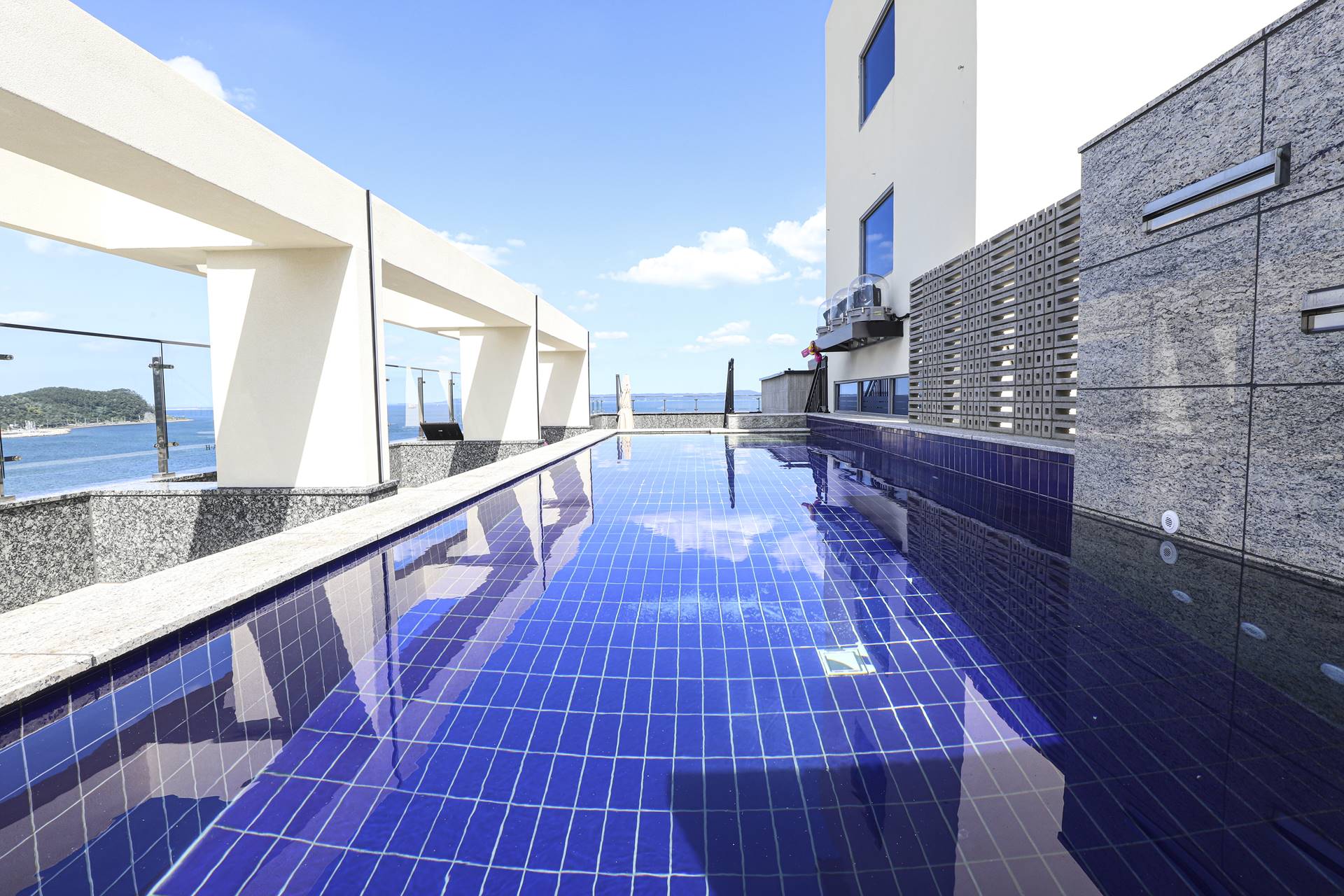 영일대 H-AVENUE HOTEL / 