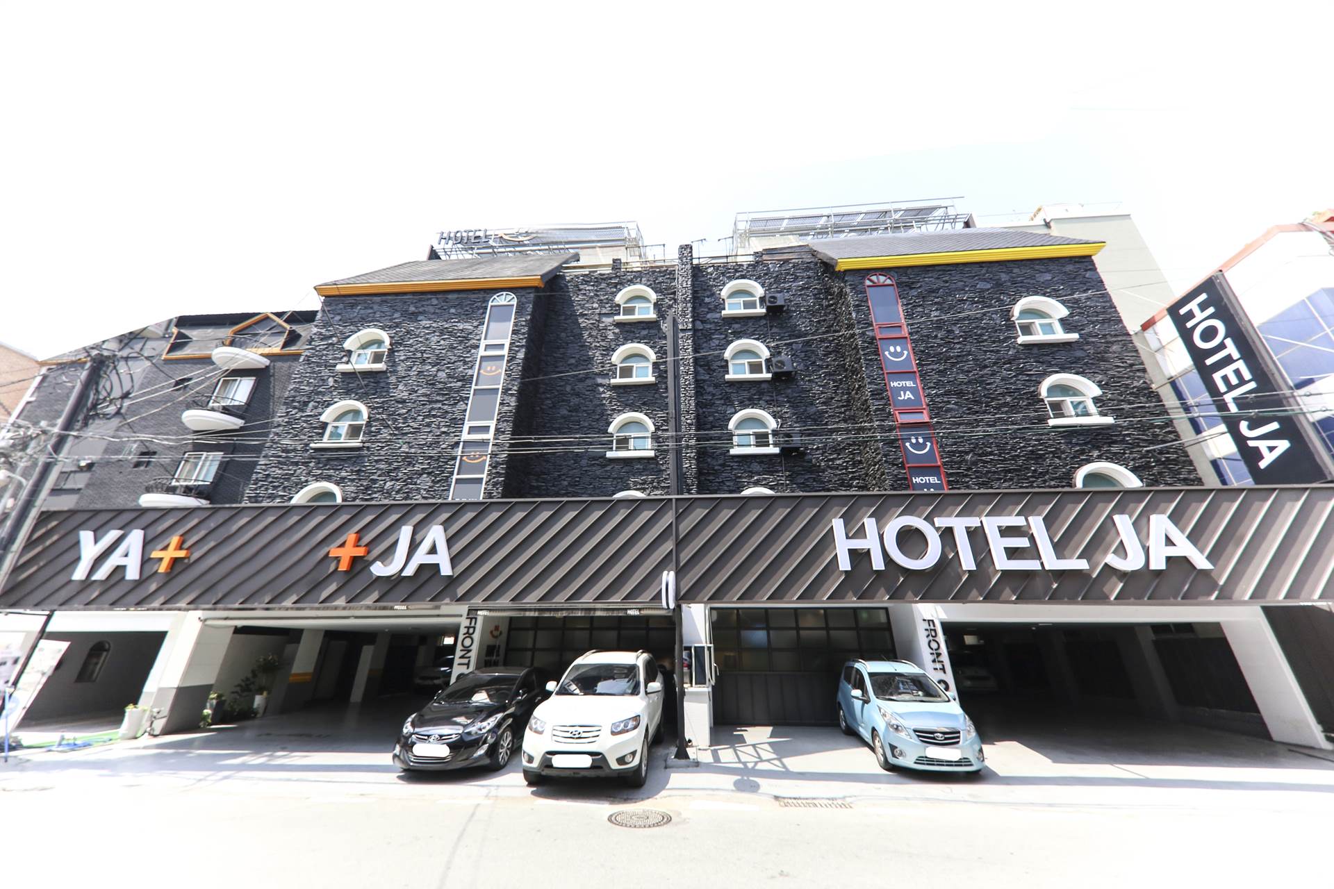 청주 야&자 Hotel / 
