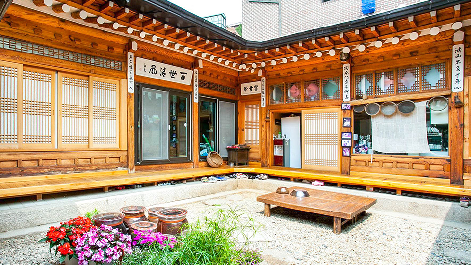 종로 유진 한옥 게스트하우스 / 