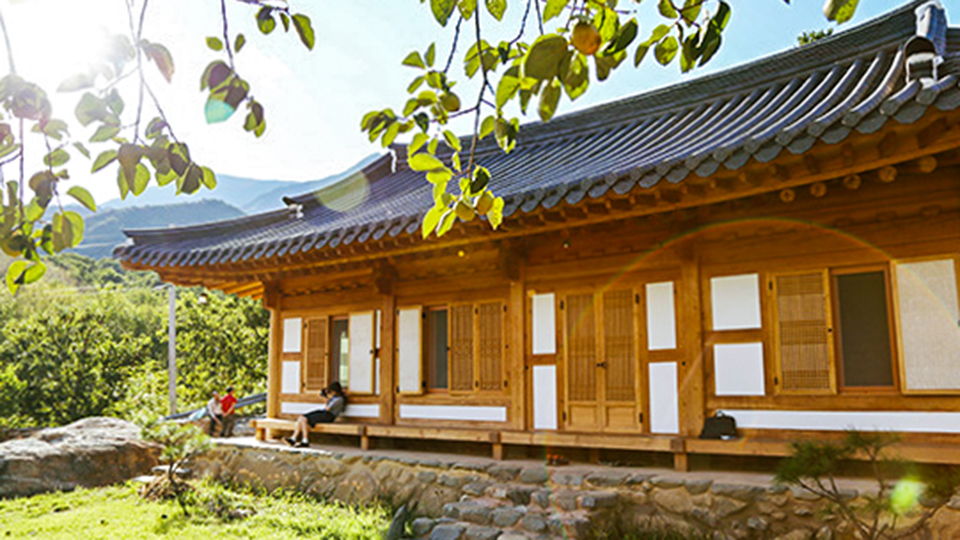 하동 하루해 한옥 펜션&게스트하우스 / 