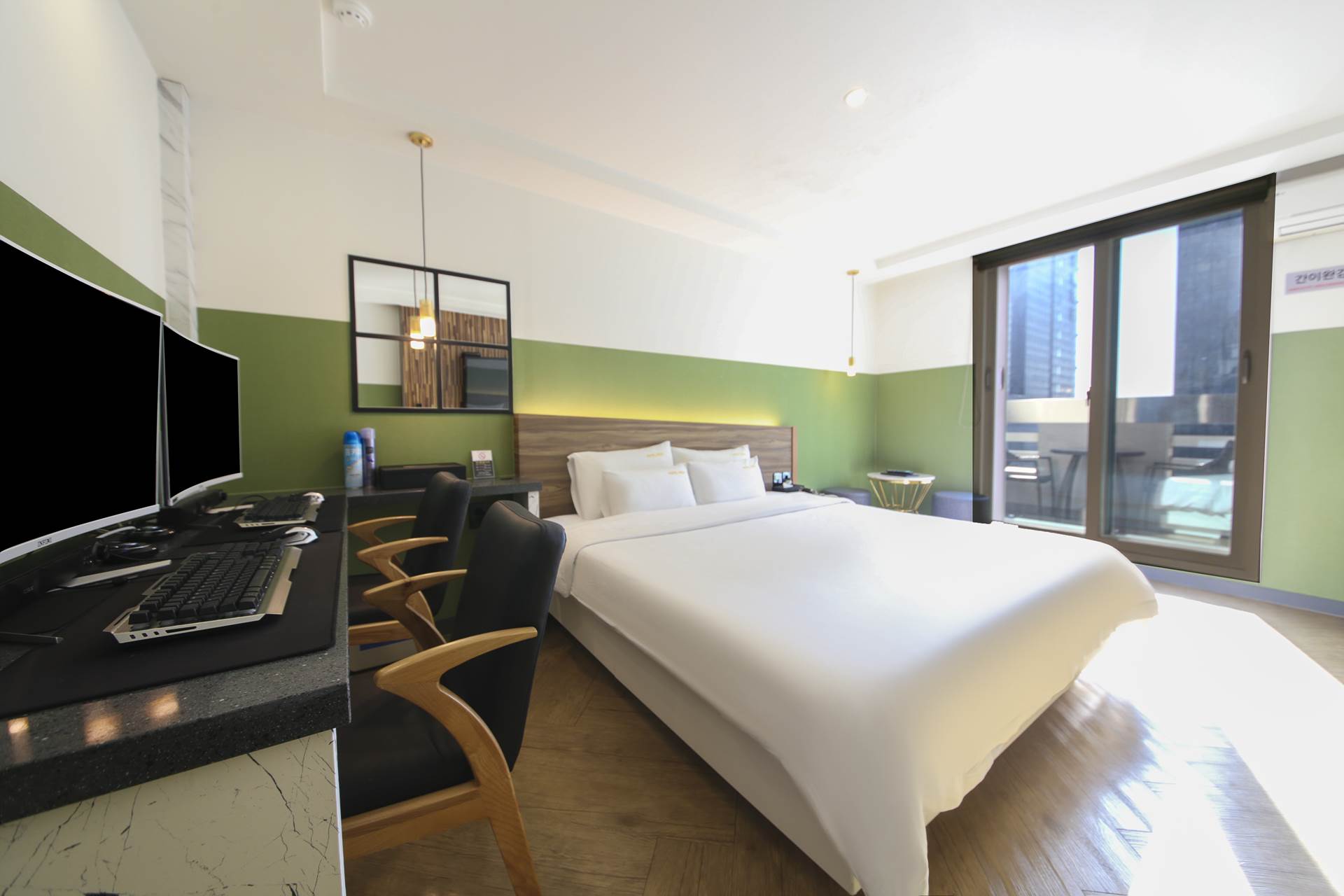 해운대 HOTEL WOW / 