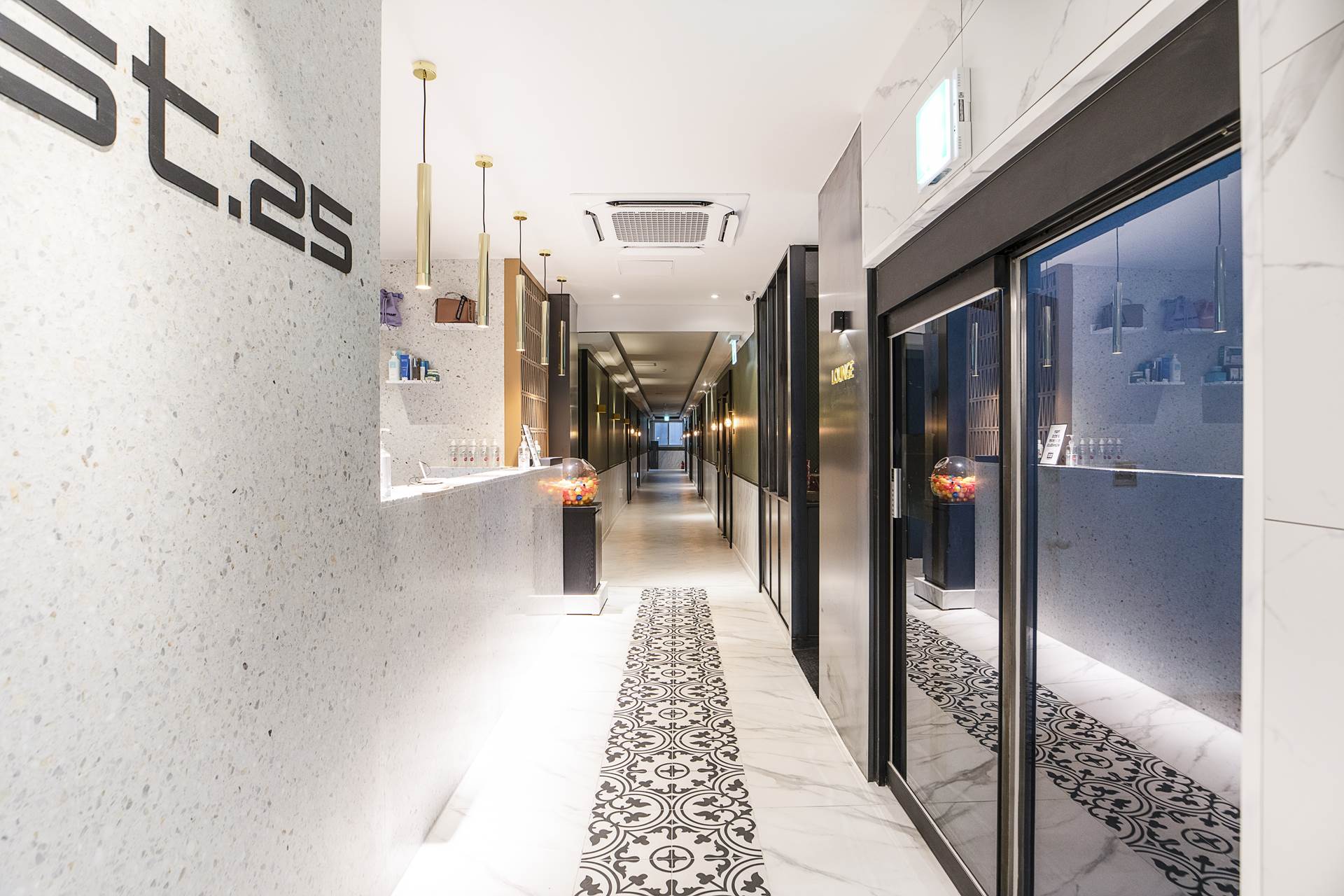 안산 HOTEL st.25 / 