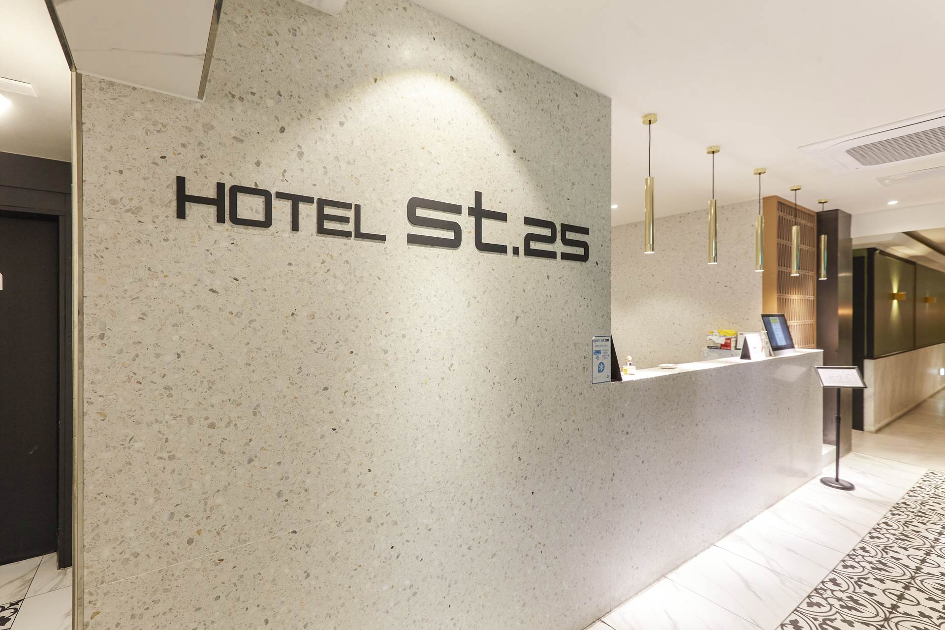 안산 HOTEL st.25 / 