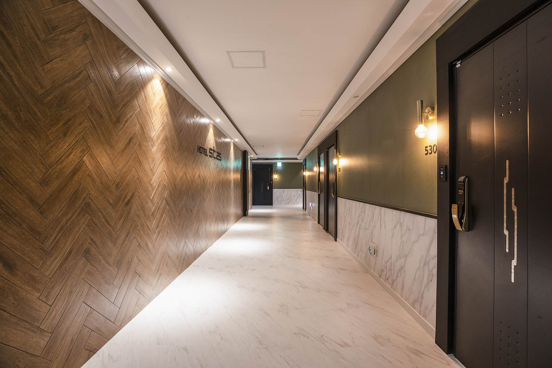 안산 HOTEL st.25 / 