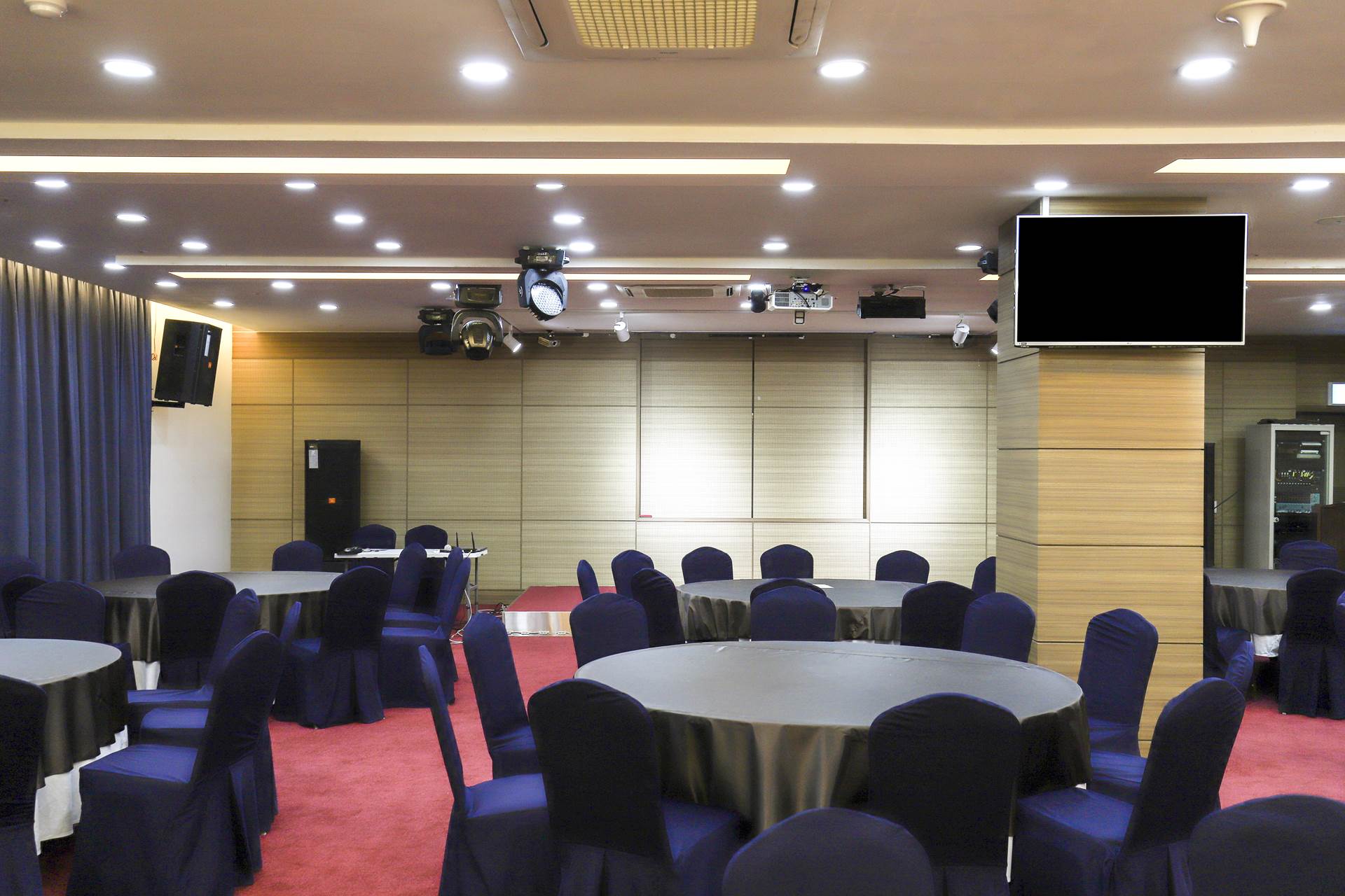 덕산 T 온천 Hotel / 