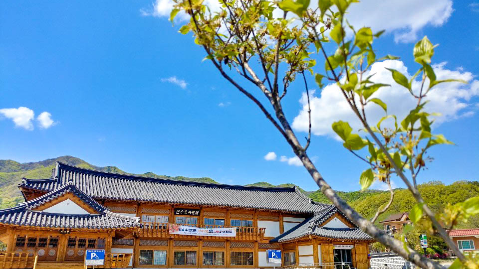 이천 한옥 산수유 사랑채 / 