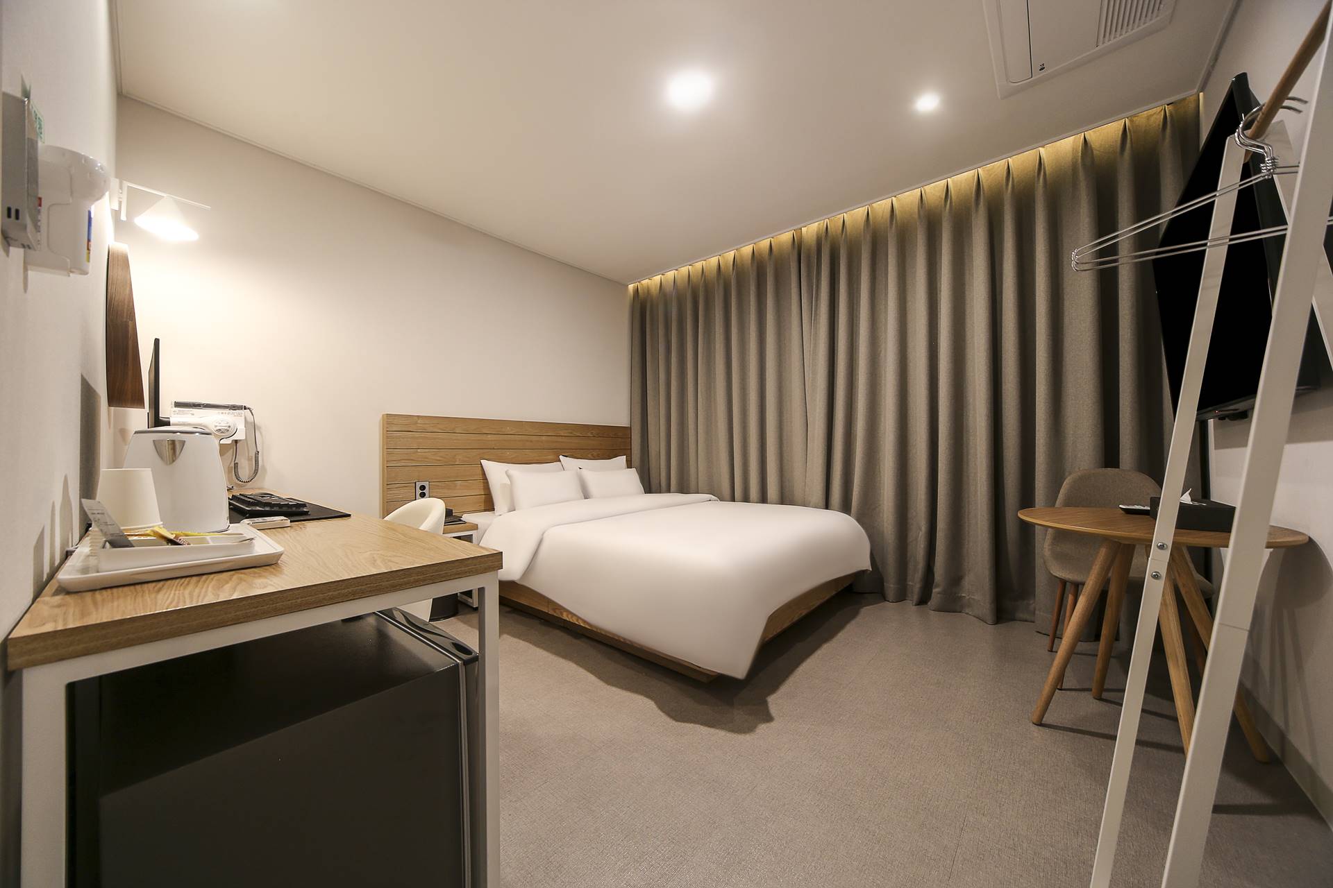 범계 HOTEL BOX / 