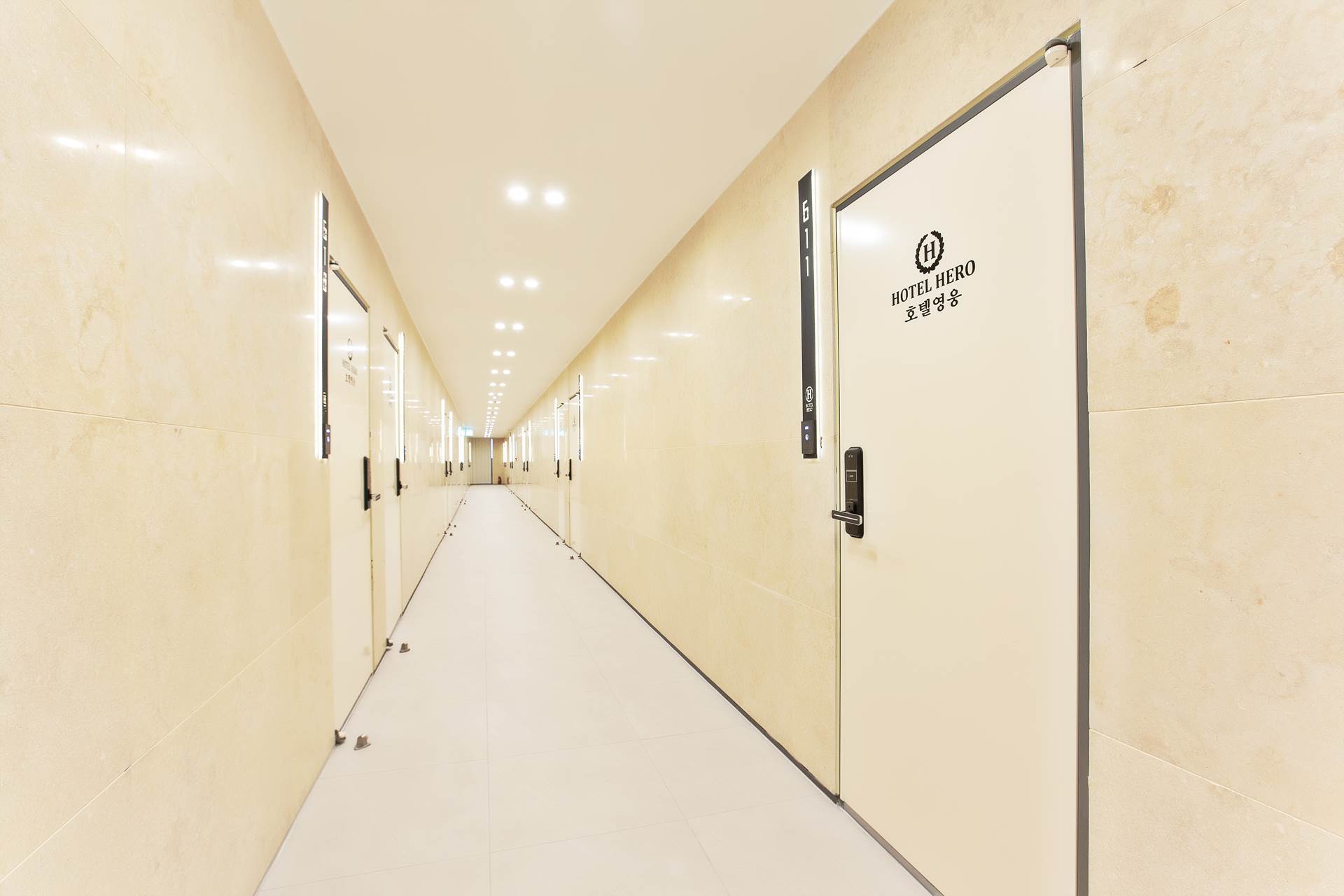 동두천 호텔 영웅 /