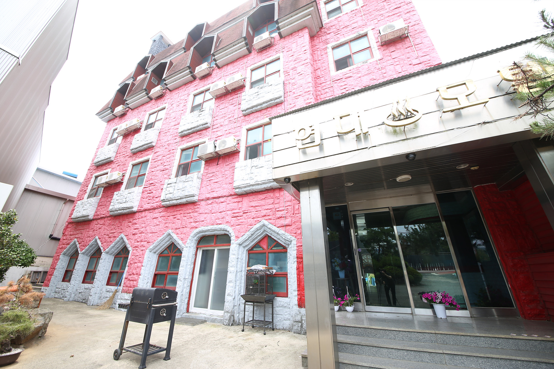 완주 현대모텔 / 