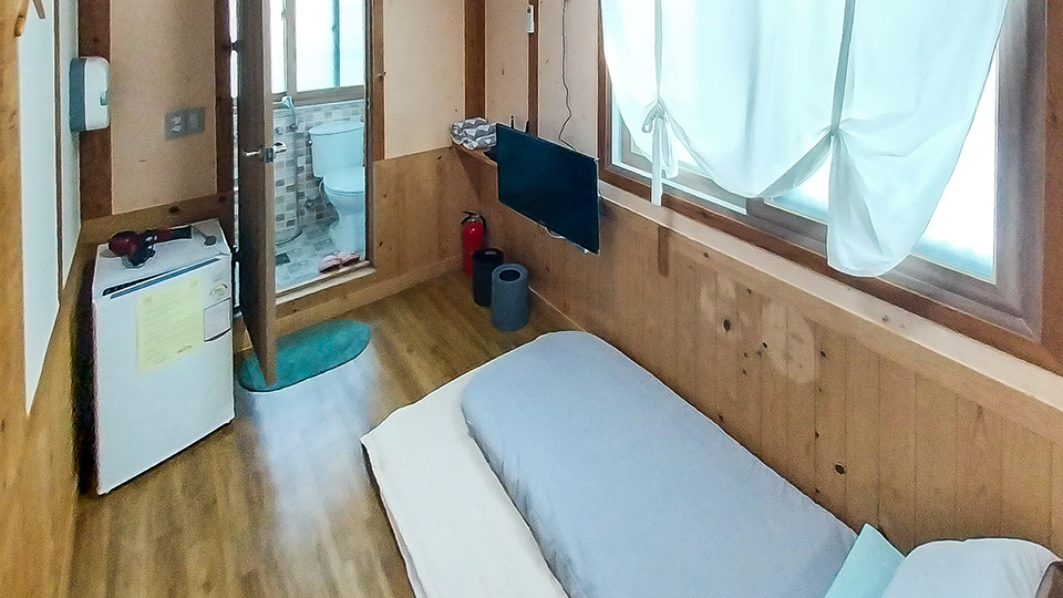 군산 월명동앤 게스트하우스 / 