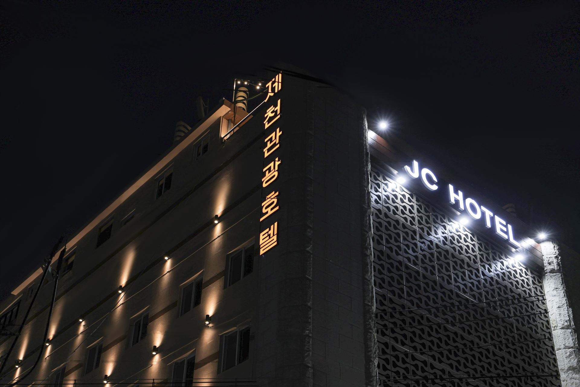 제천 JC HOTEL / 