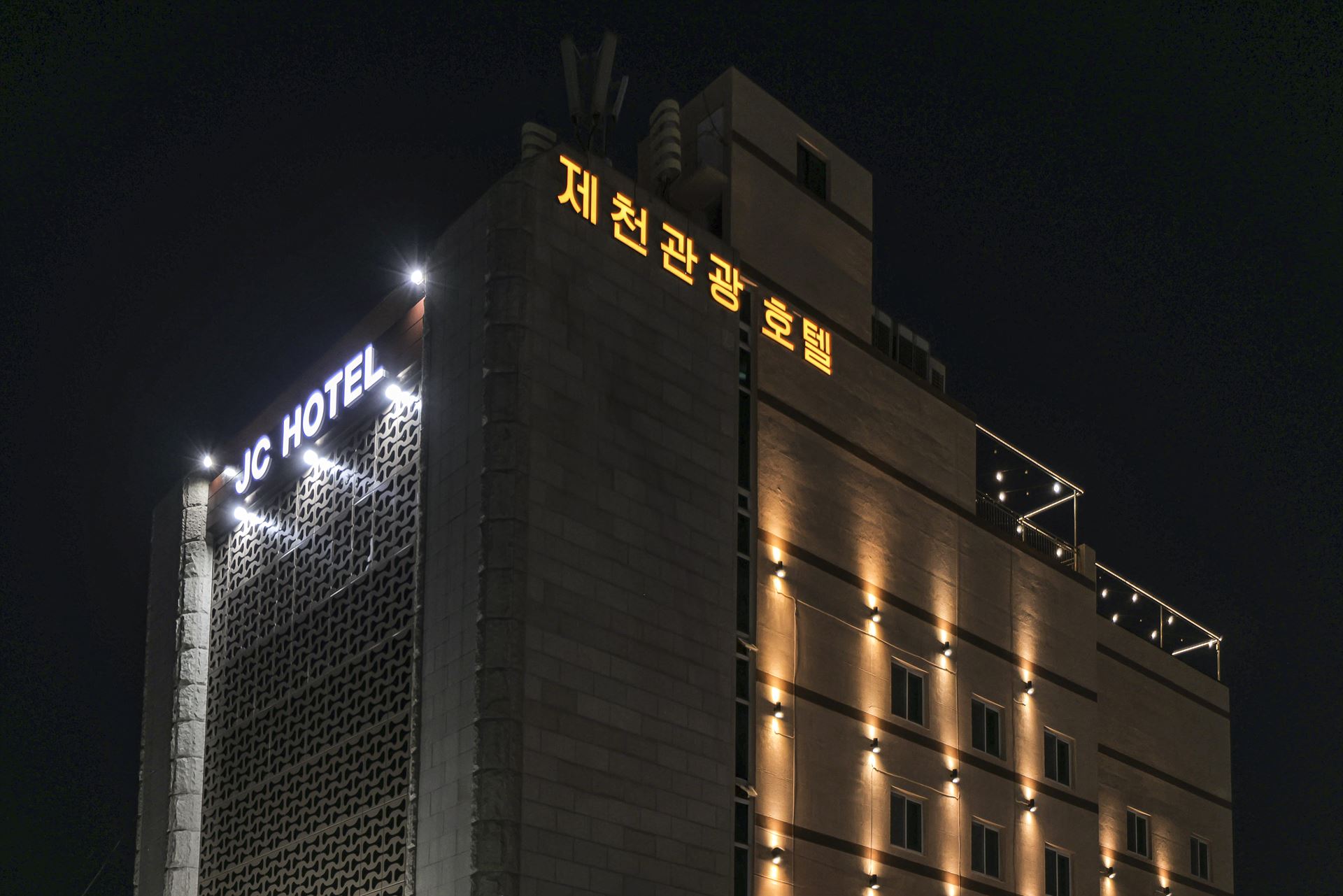 제천 JC HOTEL / 