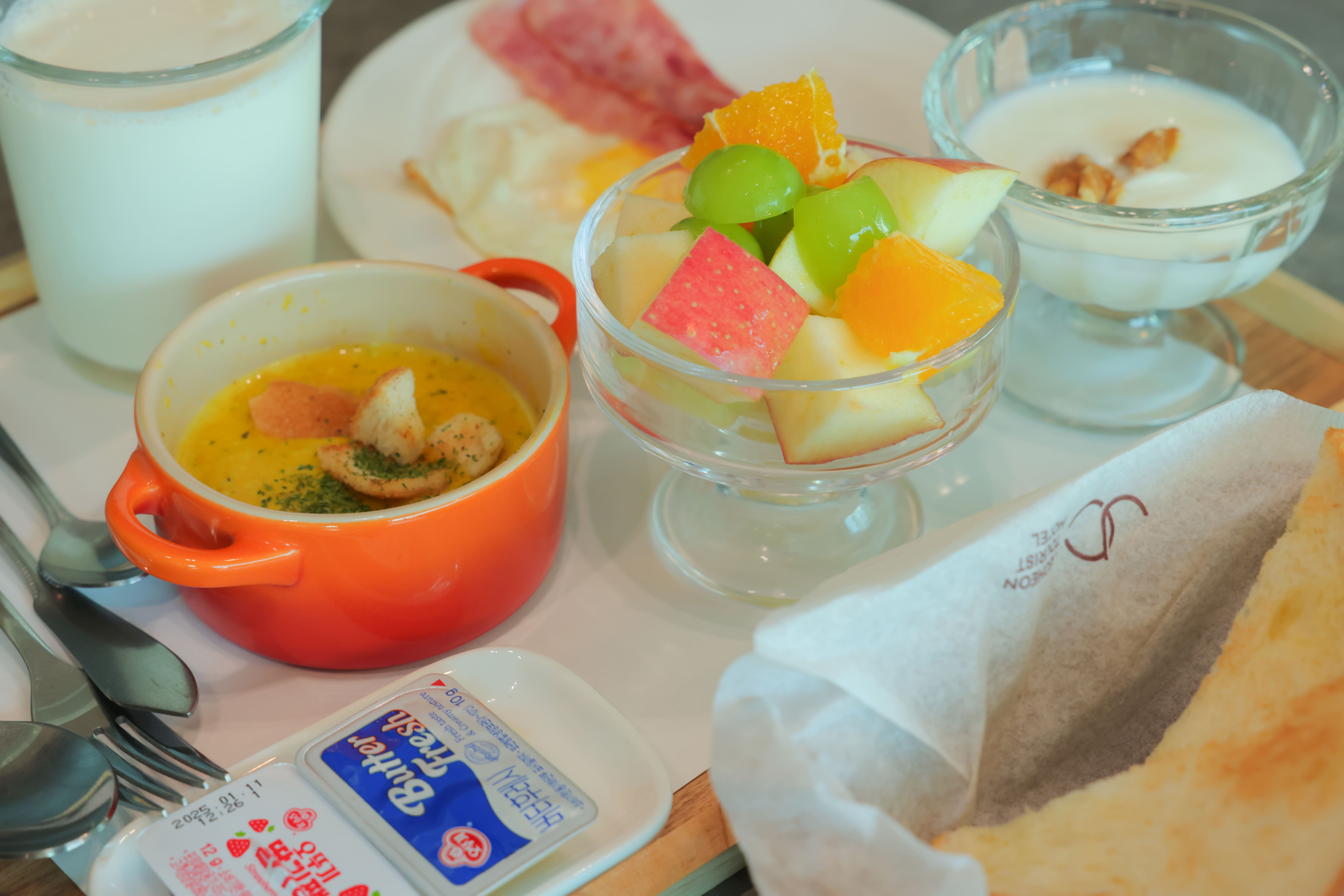 제천 JC HOTEL / 