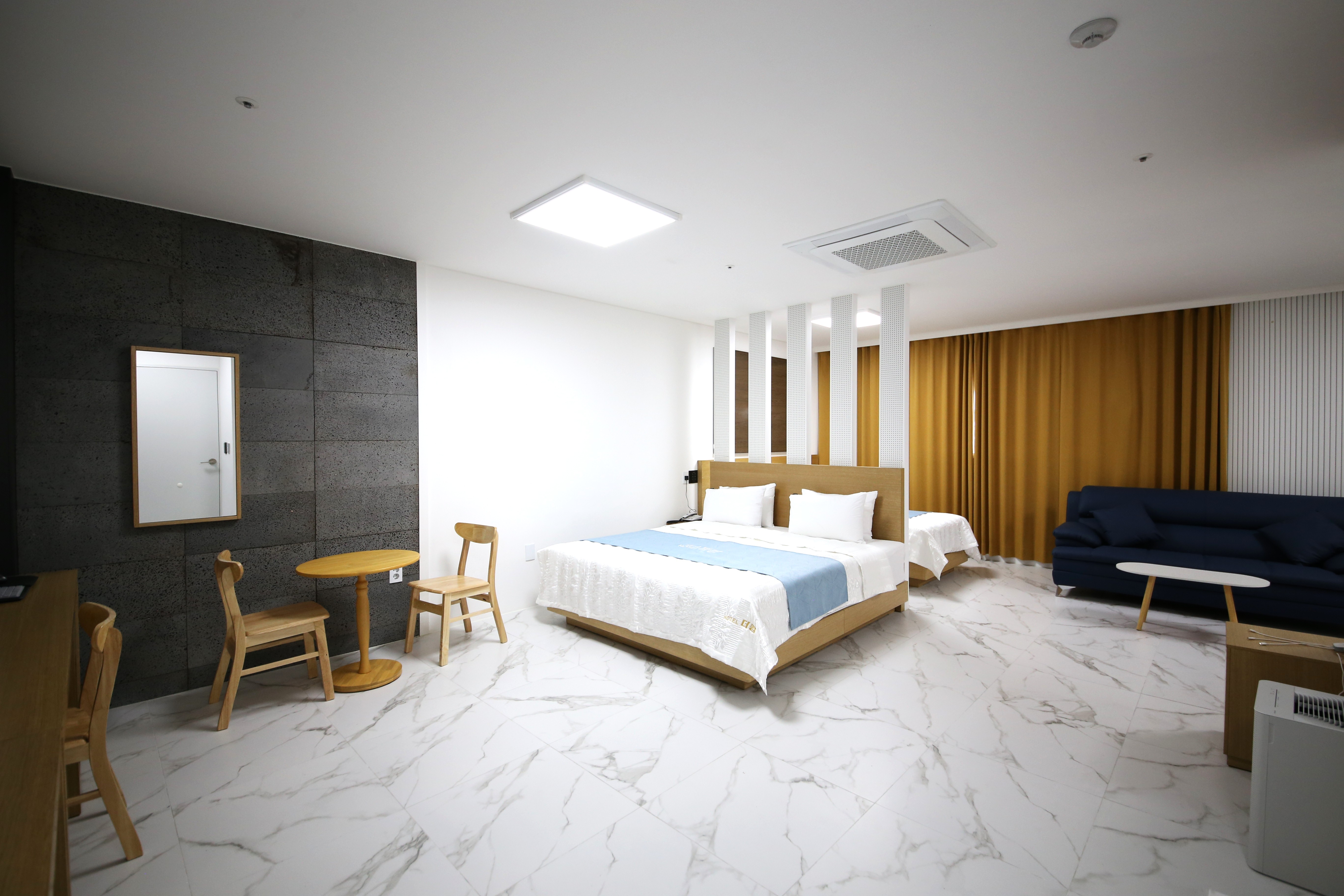 음성 더 킹 HOTEL / 