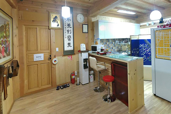 전주 한옥장수 펜션 / 