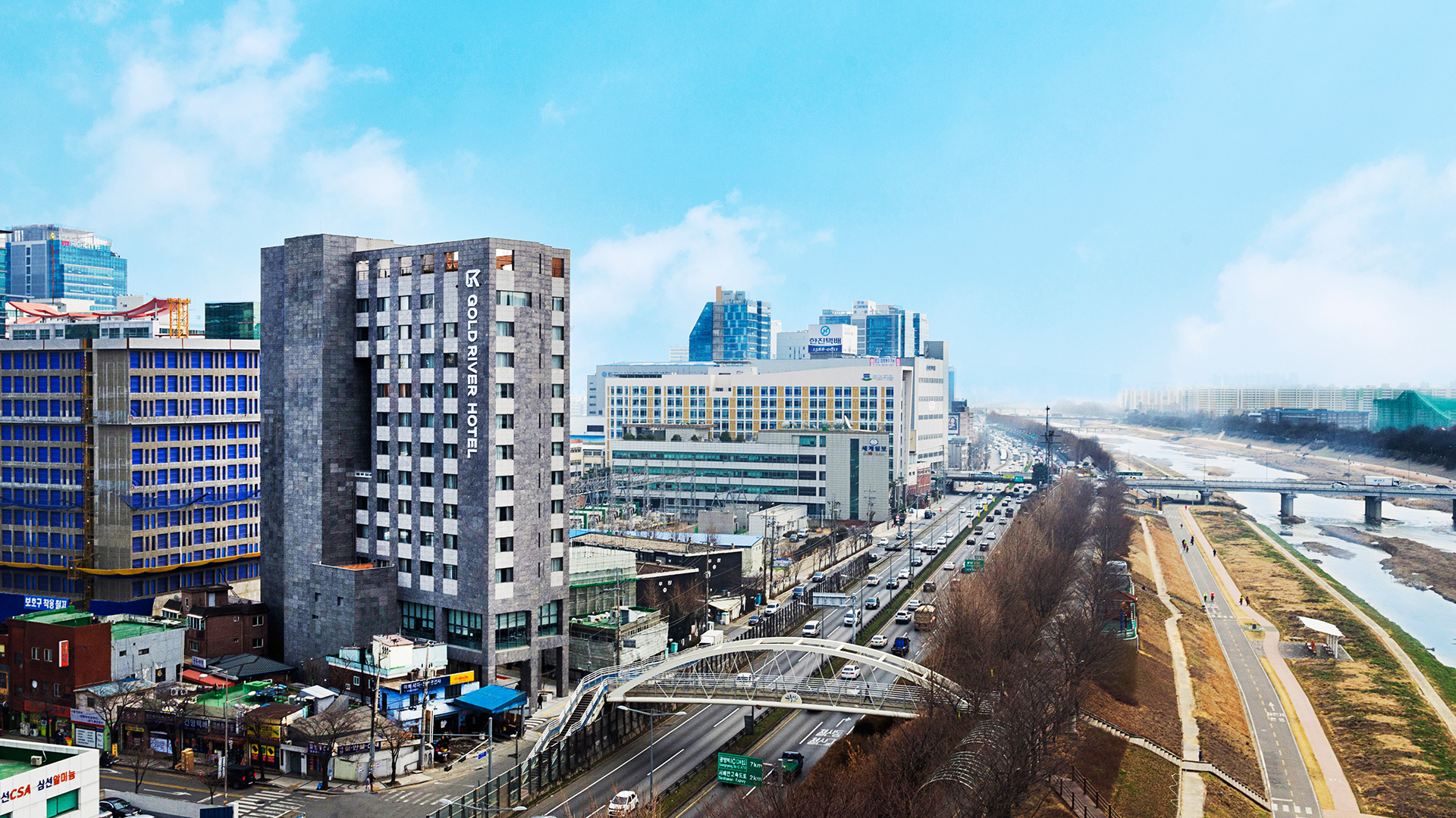 골드리버 호텔 / 