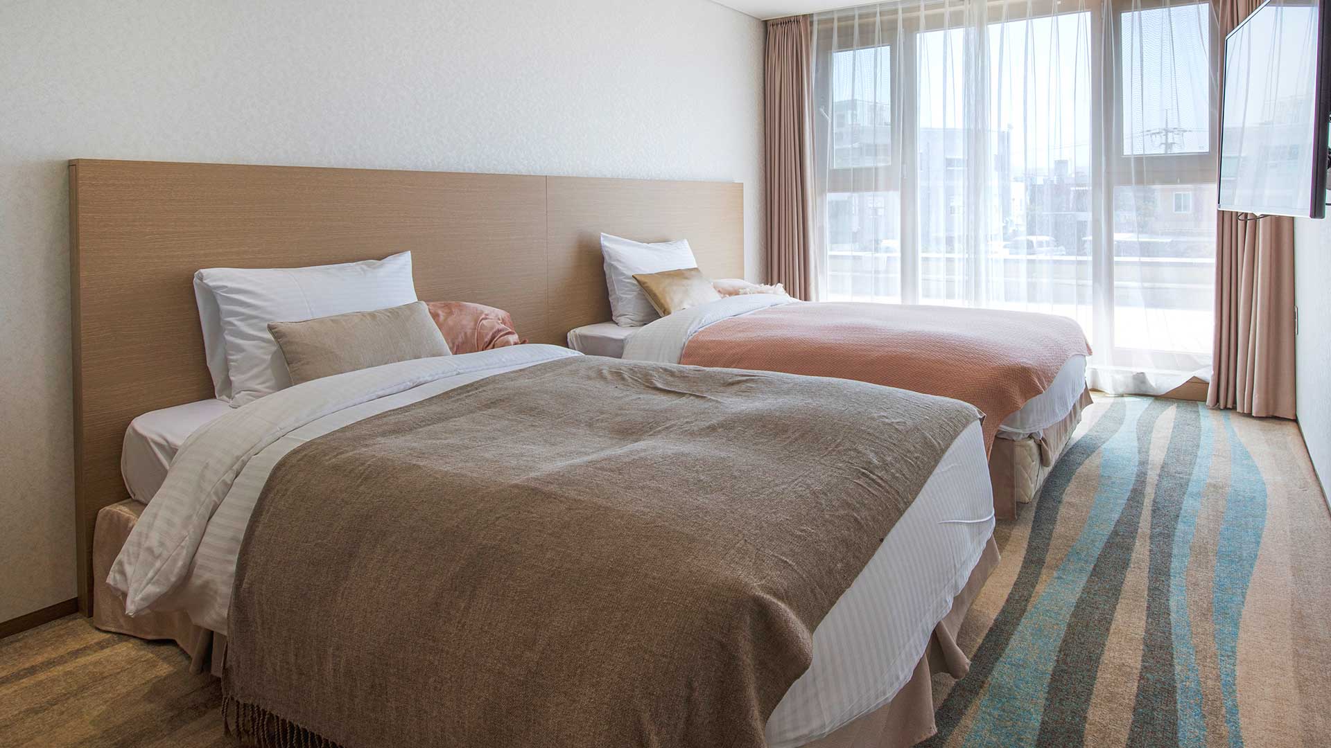 더 아트스테이 제주함덕호텔 / 