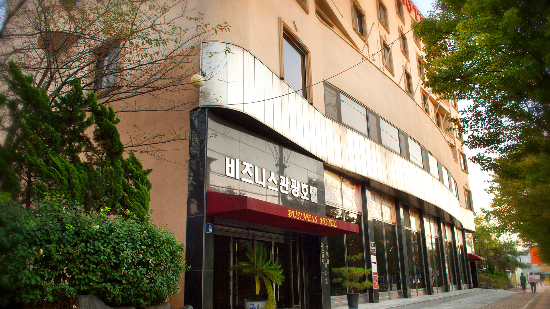익산 비즈니스 관광호텔 / 